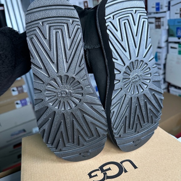 Mini Bailey Bow II - UGG Size 6 - Picture 4 of 5